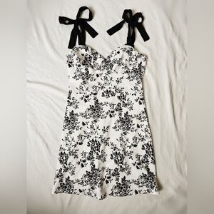 NWT Cider Shoulder Tie Floral Mini Dress - Black/White